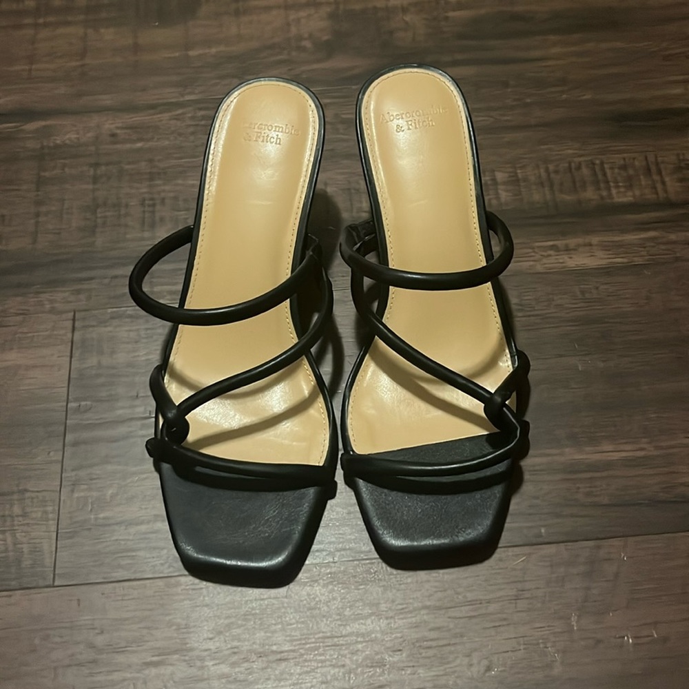 Abercrombie Black Kitten Heel